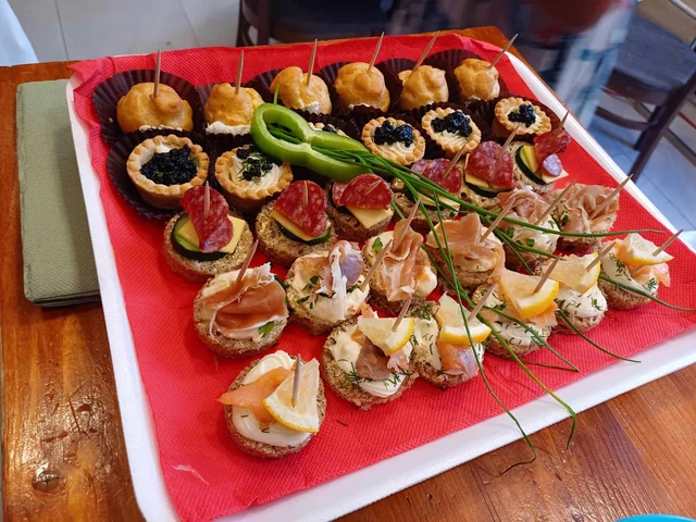 Cocktail bites to share